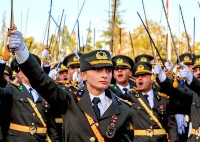 Teğmenlerin ihraç edildiği iddiasının ardından: Siyasetçi ve sanatçılardan tepkiler yağdı